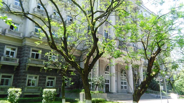 ���ϴ�W(xu��)У�@